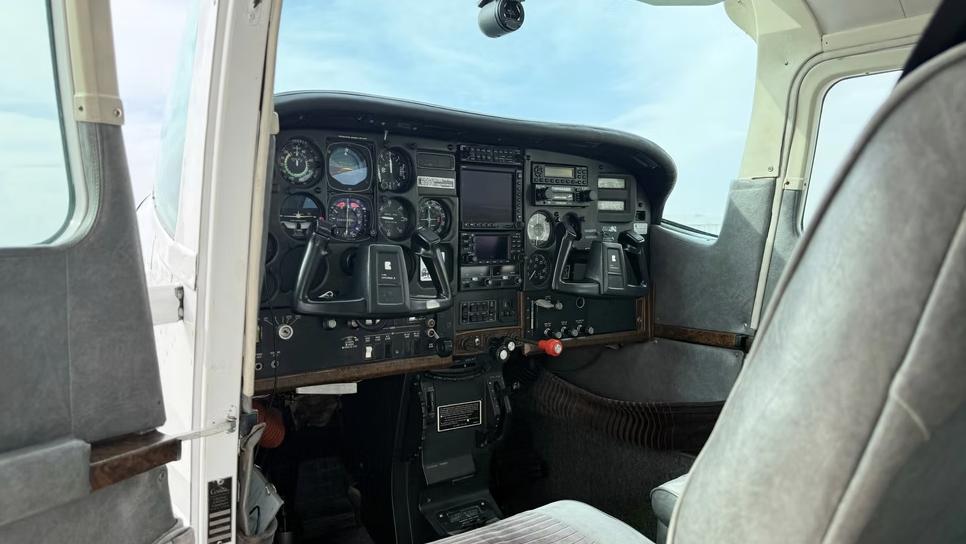1981 CESSNA T210N Photo 3